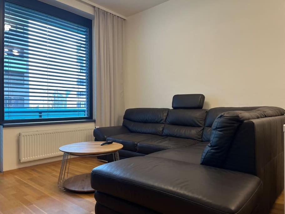 Apartman Holesovice,Balkon,Garaz Prague Exterior photo